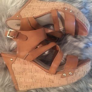 🍁GUESS🍁 Wegde Heel Sandals 👡